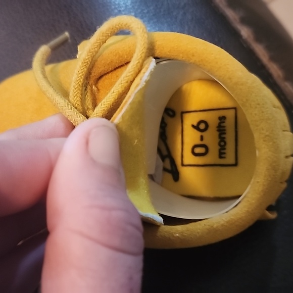 Baby moccasins - Picture 2 of 4